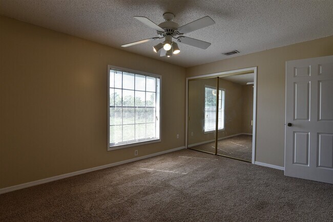 Building Photo - 3374 Cedar Springs Pl