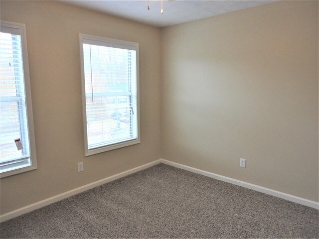 Building Photo - 5035 Wesleyan Dr