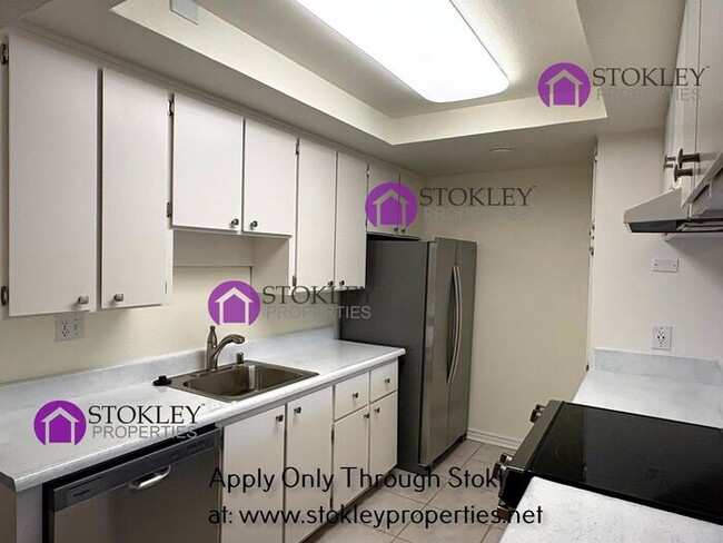 Building Photo - 1924 Pomar Way