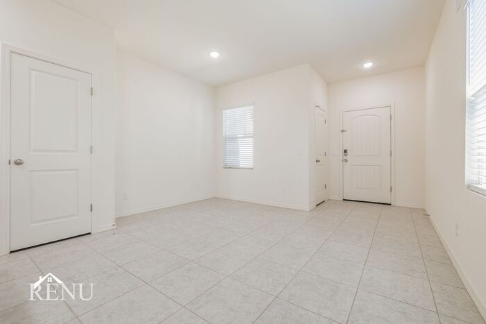 Building Photo - 35411 W San Capistrano Ave