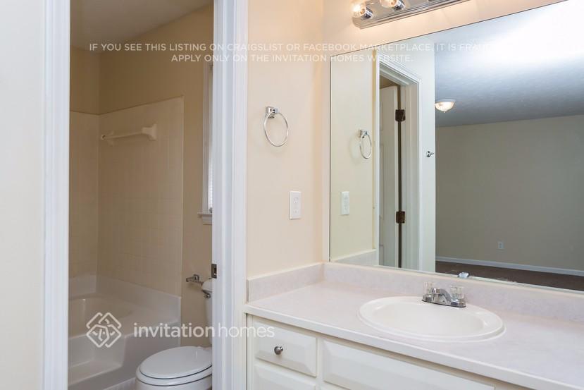 Building Photo - 2449 Windridge Dr NE