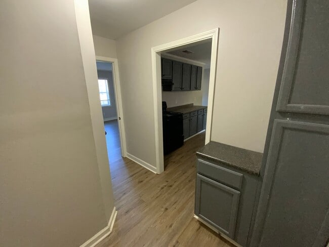 Building Photo - 115 Blakely Rd