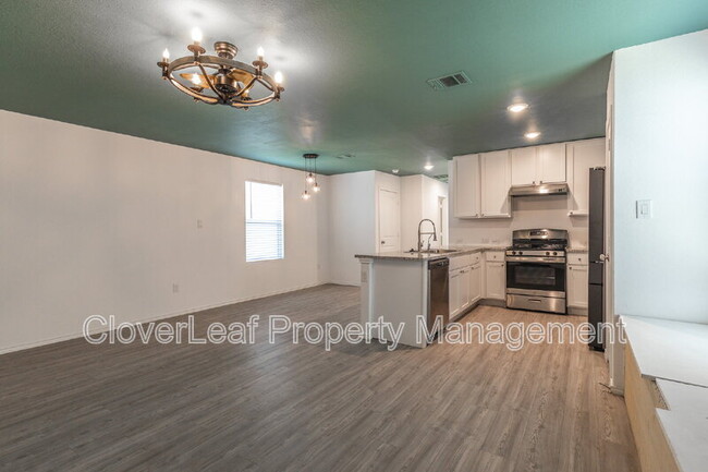Building Photo - 8140 Nube Medina