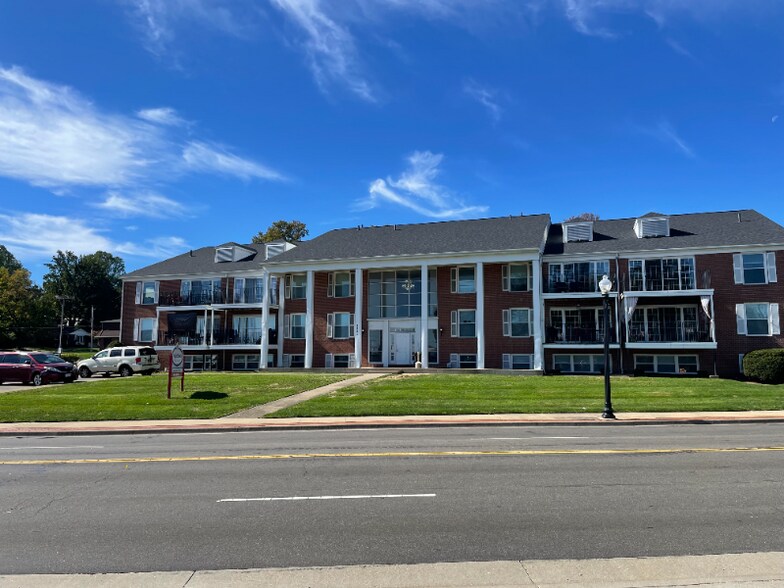 Building Photo - 1145 S Main St