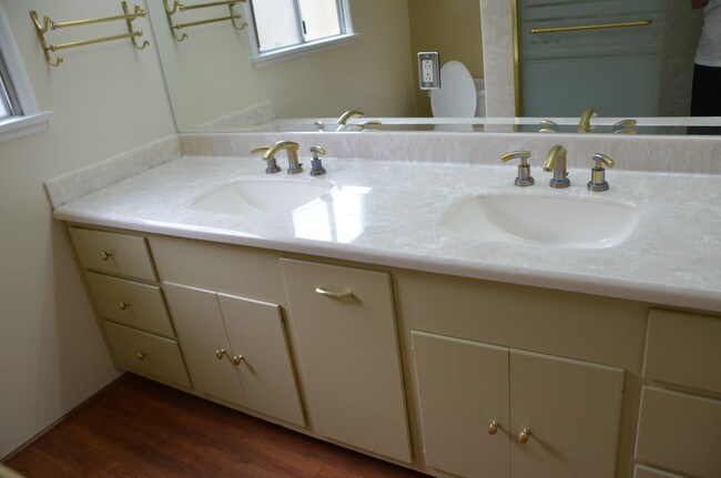 Bathroom - 1717 Riverside Dr