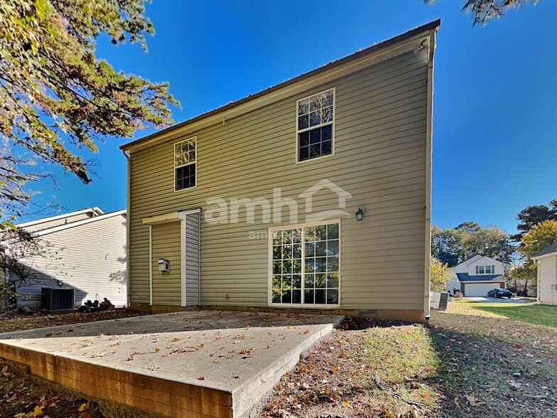 Building Photo - 4533 Hyperion Ct