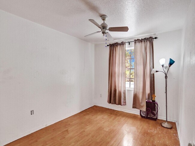 Building Photo - 613 NW 135th Terrace
