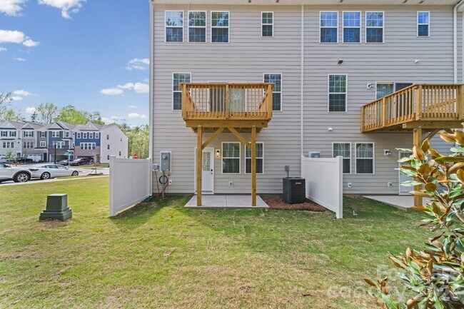 Building Photo - 1104 Bandon Dr