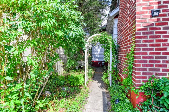 Building Photo - 129 Cookman Ave