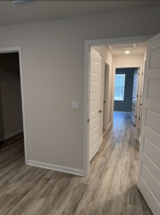 Building Photo - Charming 2-Bed Home in Cantonment - Cozy Retreat!