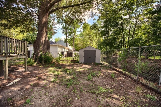 Building Photo - 18 Lundy Ln