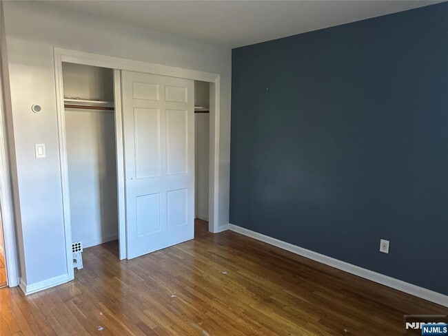 Building Photo - 24 Drake Ln