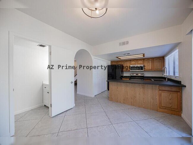 Building Photo - 7801 N 44th Dr