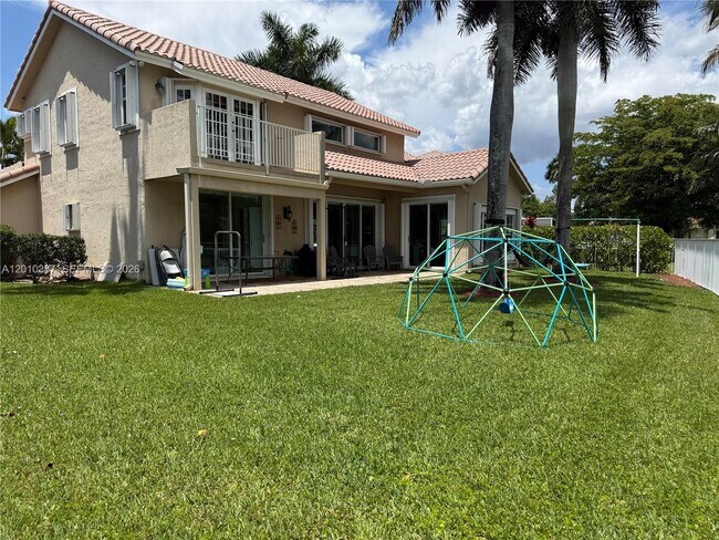 Building Photo - 1070 Capistrano