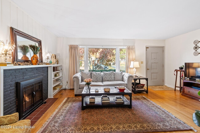 Building Photo - 704 Indian Ridge Rd