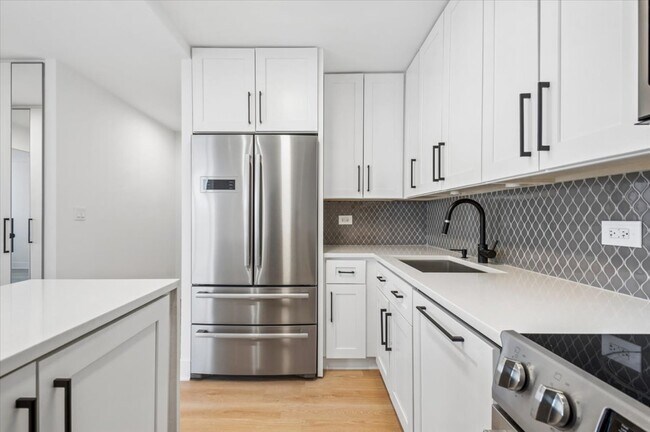 Building Photo - 88 W Schiller St