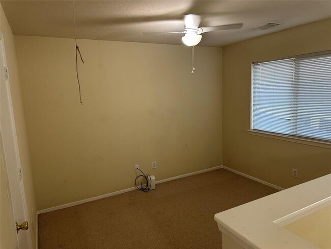 Building Photo - 6410 Provident Green Dr