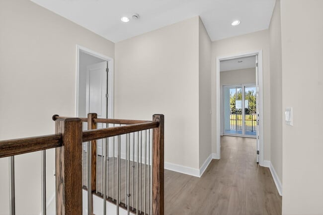 Building Photo - 15120 Wildwood Cir