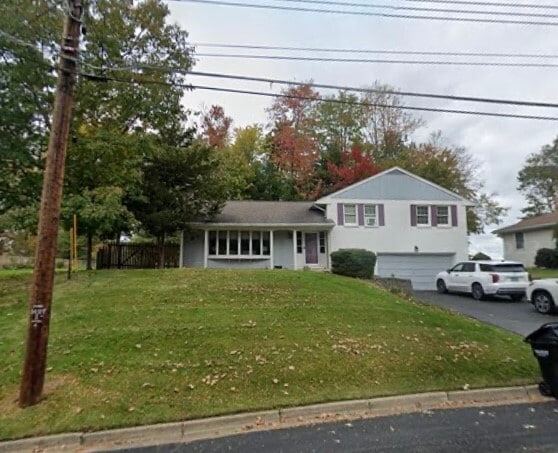 Building Photo - 2437 Rhonda Dr