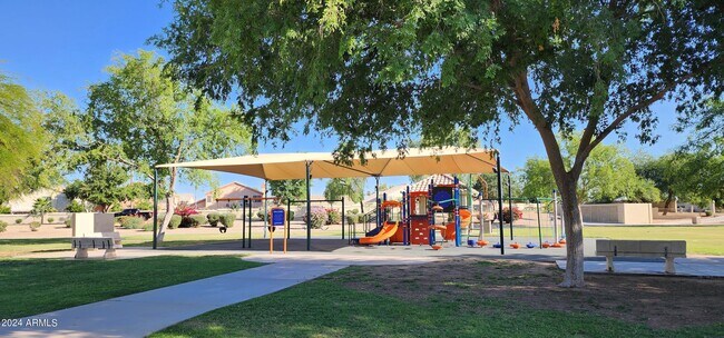 Building Photo - 10945 W Poinsettia Dr