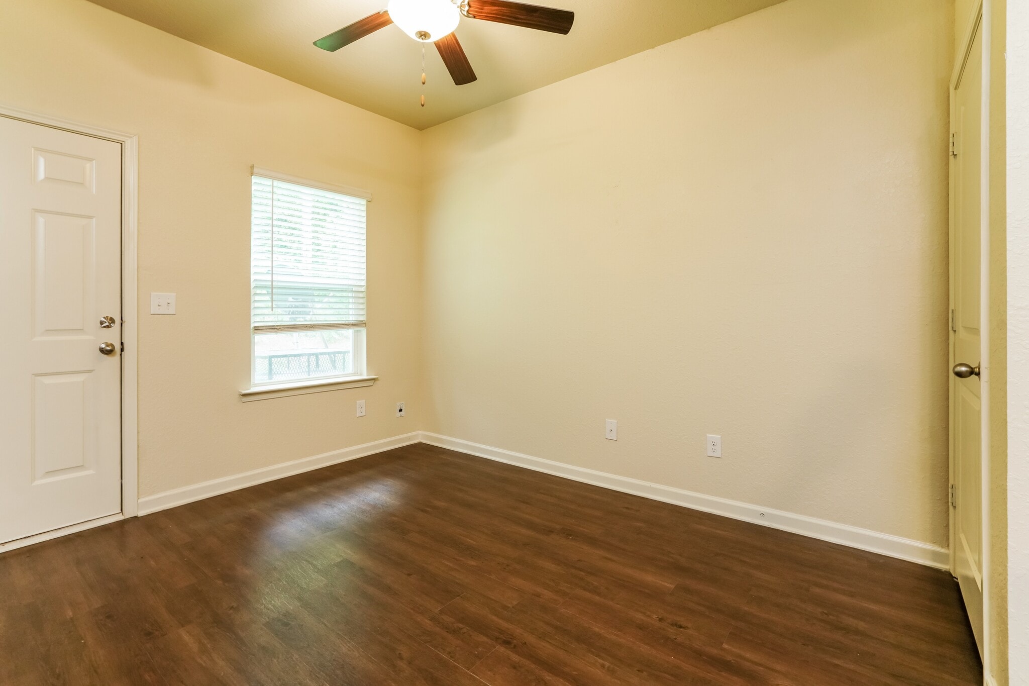 Building Photo - 1208 Highwood Ln