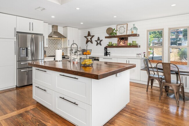 Building Photo - 246 Copper Ave