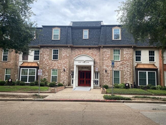 Building Photo - 351 N Post Oak Ln