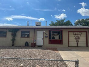 Building Photo - NE 3/BD 1/BA 1/CG
