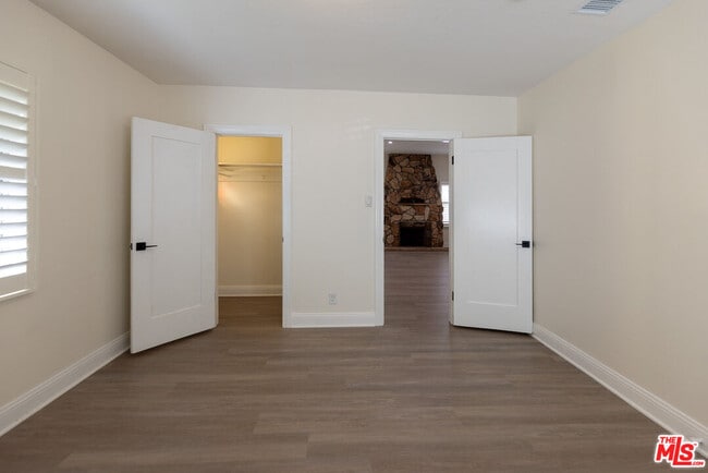 Building Photo - 4360 Kraft Ave