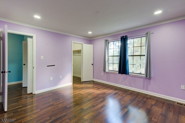 Building Photo - 75 Pear Tree Ln