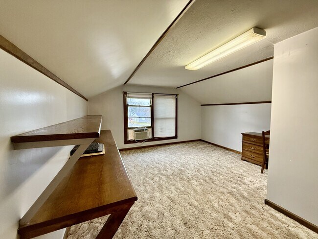 Building Photo - 2703 Old Spartanburg Rd