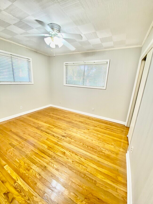 Building Photo - 205 Leonpacher Rd