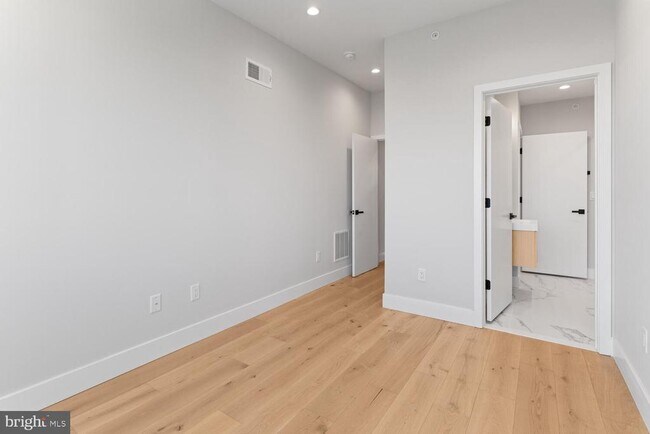 Building Photo - 713 S 58th St