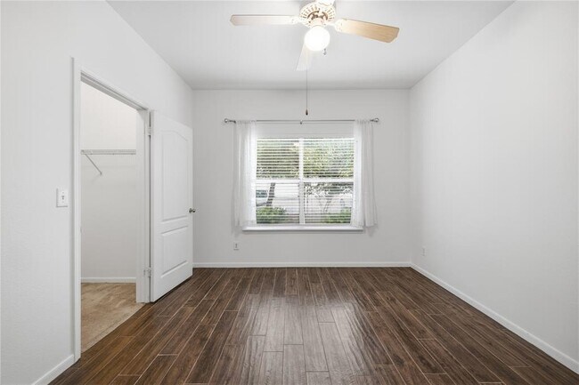 Building Photo - 6000 Shepherd Mountain Cove
