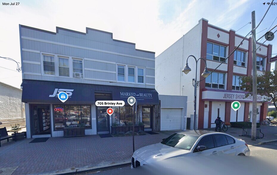 Building Photo - 705 Brinley Ave