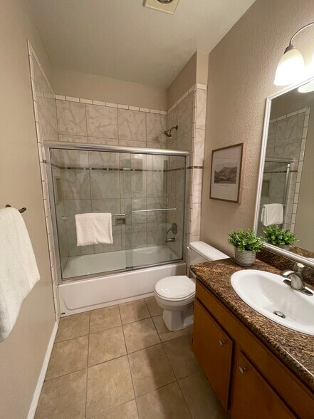 Building Photo - 7128 Cross Creek Cir