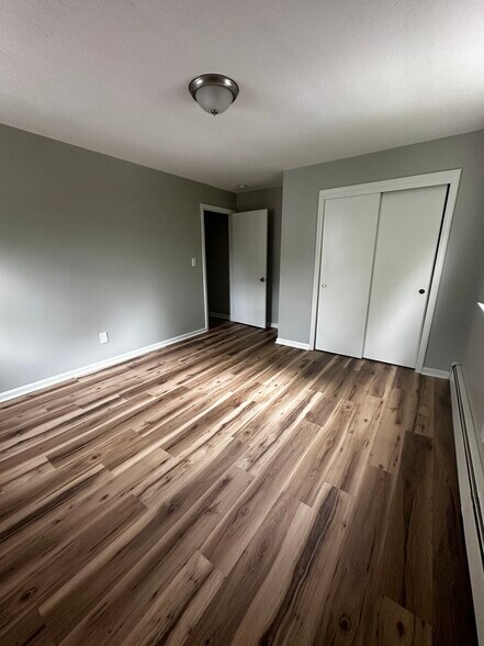 Bedroom 2 - 34 Pine St
