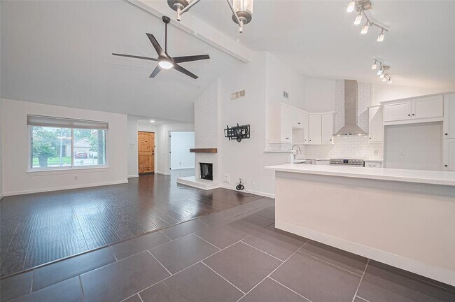 Building Photo - 3407 Hillstone Dr
