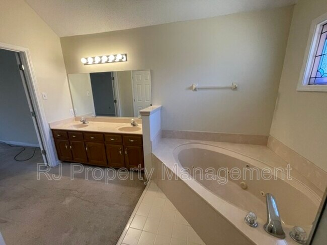 Building Photo - 5019 Horizon Cove
