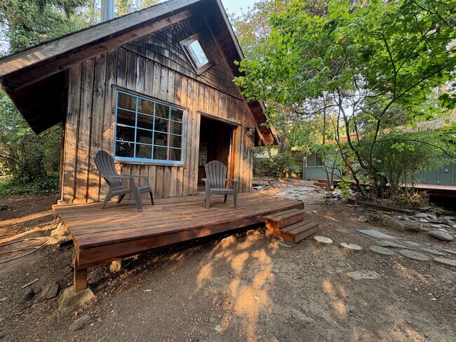 Building Photo - 3060 Onyx St