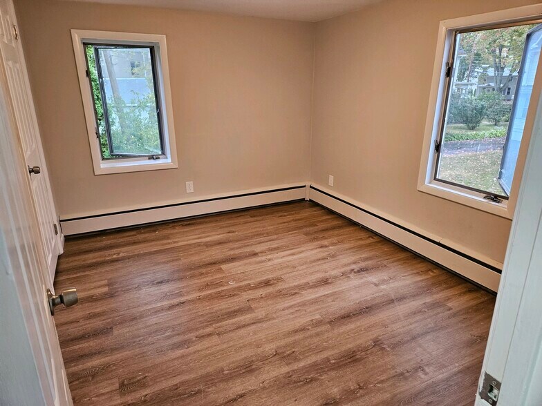 Building Photo - 77 South Ave