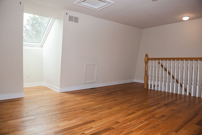 Building Photo - 93 Tennyson Dr