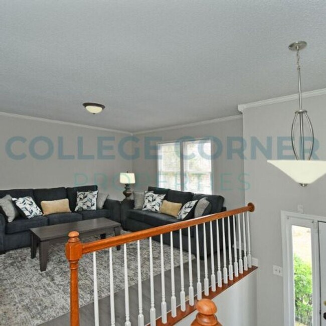Building Photo - 1400 Brookwood Dr