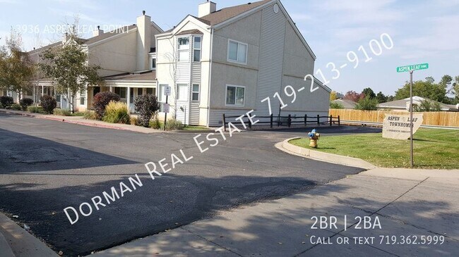Building Photo - Townhome with Fireplace & Garage