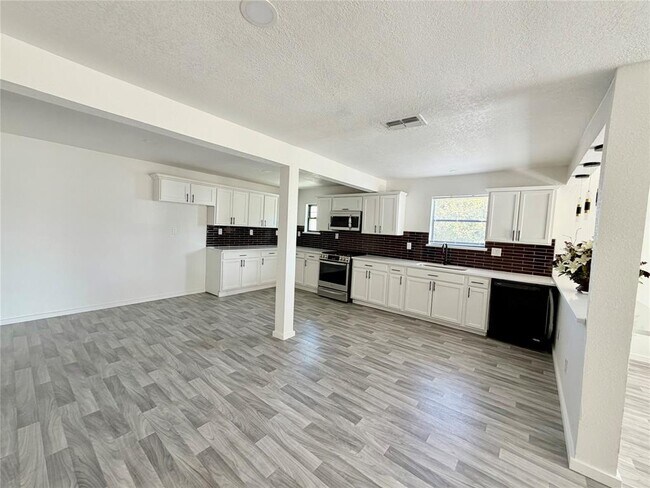 Building Photo - 1504 Parkview Ln