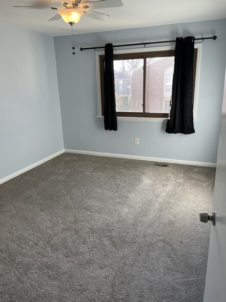 Building Photo - 5035 Clairmont Ct