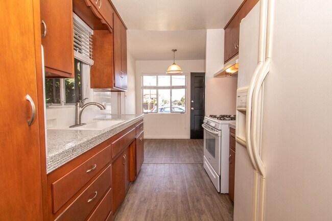 Building Photo - Charming 1 Bedroom / 1 Bath Apartment in Kensington w/ Garage