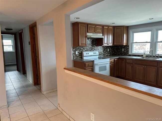 Building Photo - 360 West Dr
