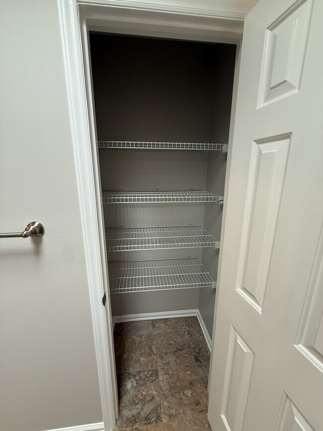 Building Photo - 9228 Pebble Creek Way