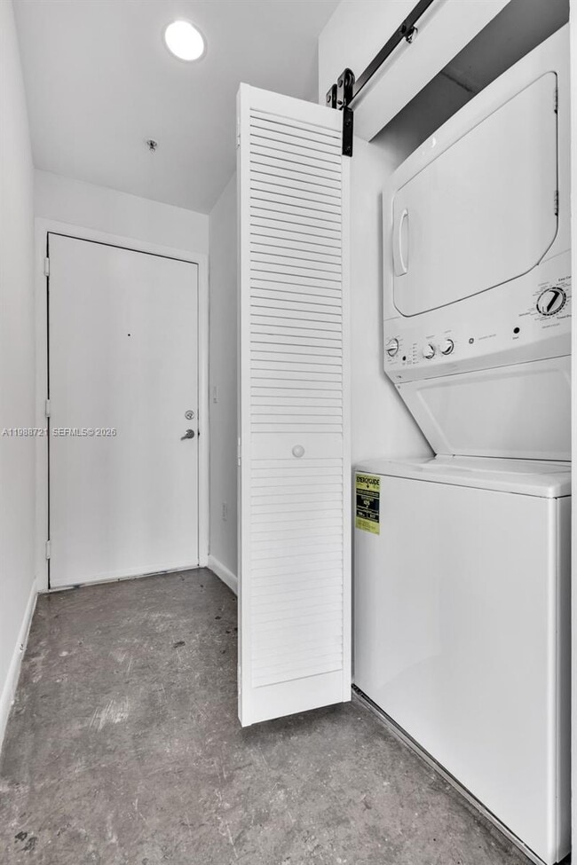 Building Photo - 133 NE 2nd Ave